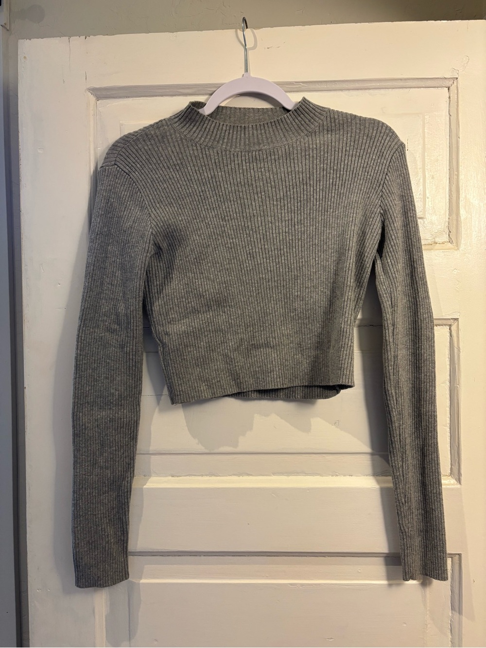 Brandy Melville Cropped Mock neck Sweater - Picture 6 of 6